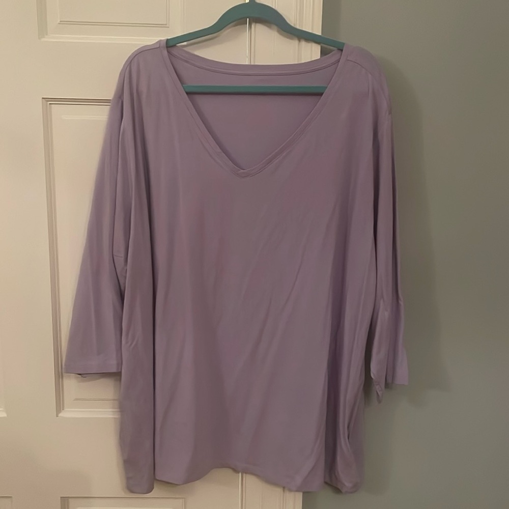 Lavender purple V Neck women’s shirt NWOT 6X
